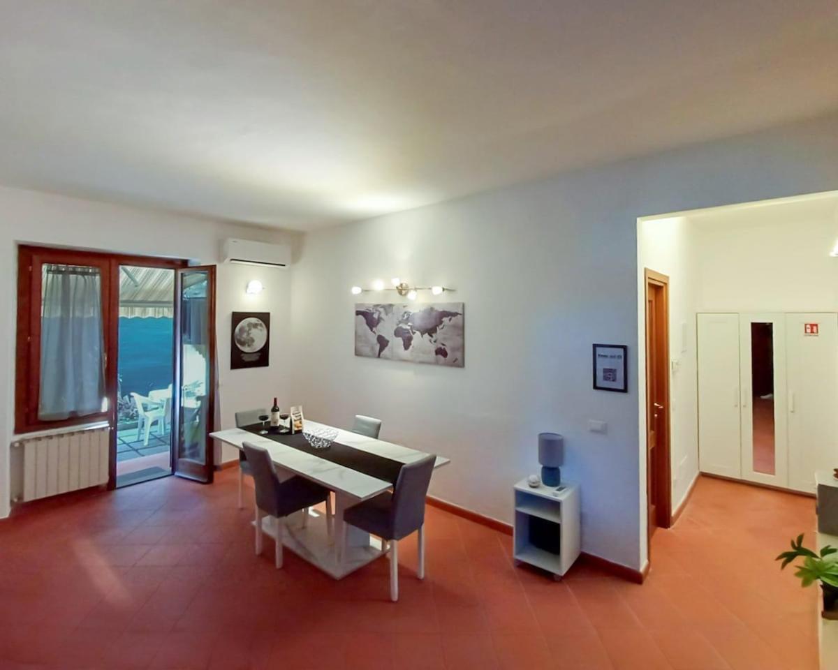 Comodo Con 2 Giardini E Vasca Idromassaggio Apartamento